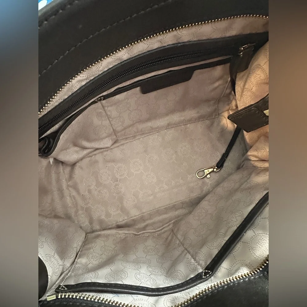 Michael Kors Hamilton Leopard Calf Hair and Suede Handbag - Picture 3 of 10